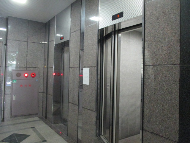 １階エレベーター