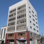 【クラウチビル】3階35.17坪 西区浅間１丁目、浅間町駅すぐの１階コンビニ入居ビル