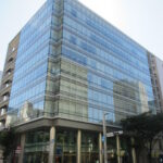 【名古屋東宝ビル】8階51.84坪 中区栄１丁目、広小路通沿い角地のガラス張りハイスペックビル