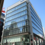 【名古屋平和ビル】4階32.56坪 中区栄３丁目、コンビ二・喫茶店入居のガラス張り駅近ハイグレードビル