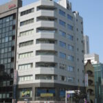 【カーニープレイス名古屋伏見】2階47.65坪 中区錦１丁目、錦通・伏見通交差点角にある採光良好ビル