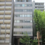 【アイ高岳ビル】7階45.44坪 東区東桜１丁目、桜通沿いエントランスのおしゃれなビル