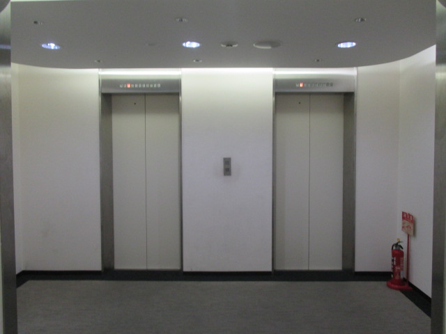 栄２　アーク白川公園　エレベーター