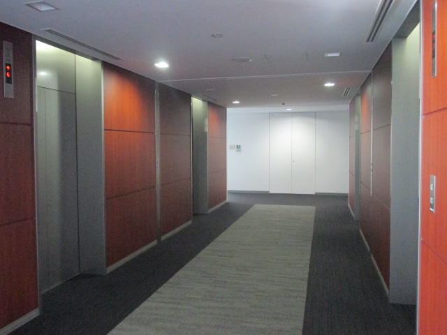 基準階エレベーターホール